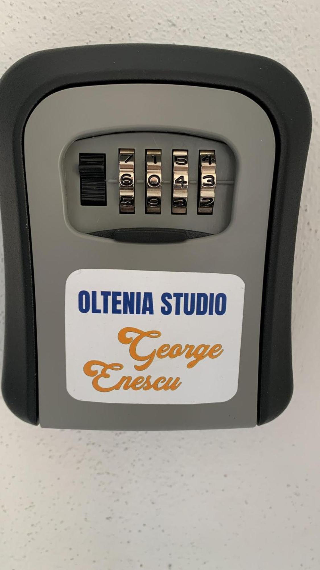 Oltenia Studio George Enescu Craiova Exteriér fotografie